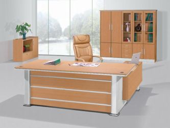 Laminated Office Table